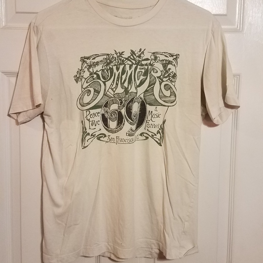 Gap t-shirt